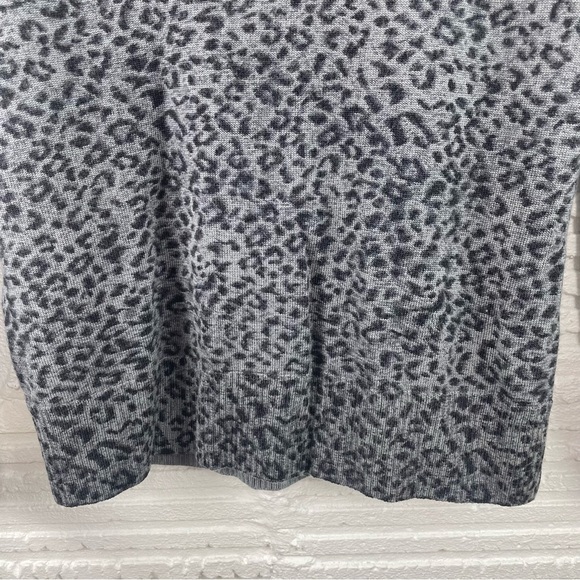 Calvin Klein Wool Blend Gray & Black Leopard Print Scoop Sweater Neck Size Small - Picture 3 of 11
